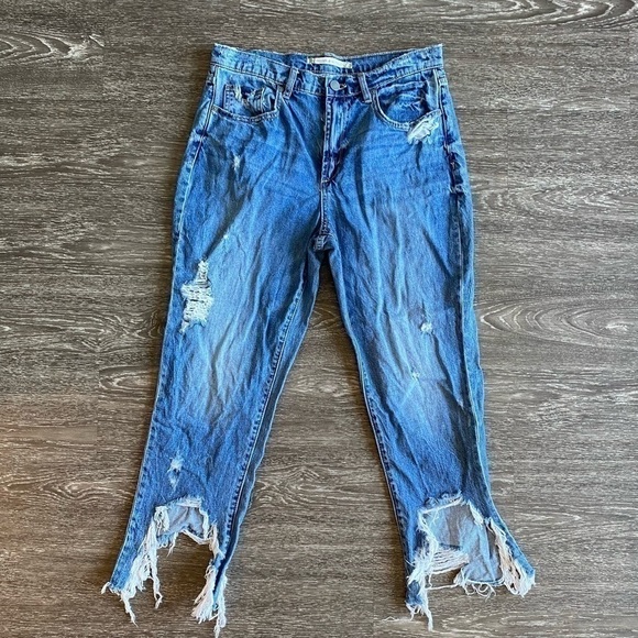 Chelsea and Violet distressed denim mom jeans.
Size 31 - Picture 3 of 14
